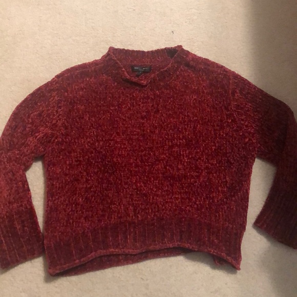 Red sweater - Picture 2 of 2